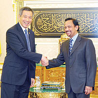 ulCj[XFulCAVK|[Aʉ݂̓40Nji2007.06.29/Oj1