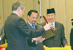 ulCj[XFulCAVK|[Aʉ݂̓40Nji2007.06.29/Oj4